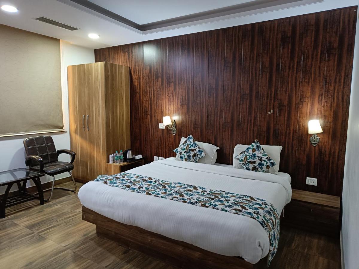 The Dwelling Paradise Hotel Greater Noida Exterior photo