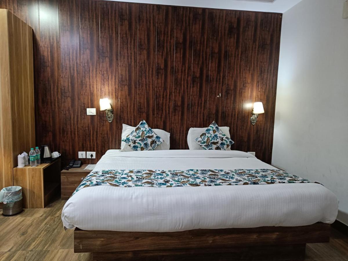 The Dwelling Paradise Hotel Greater Noida Exterior photo