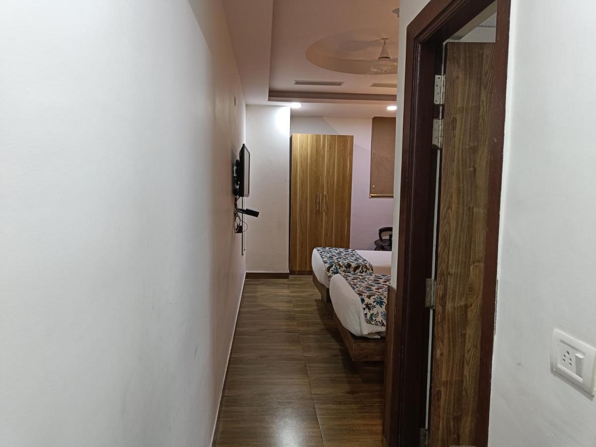The Dwelling Paradise Hotel Greater Noida Exterior photo