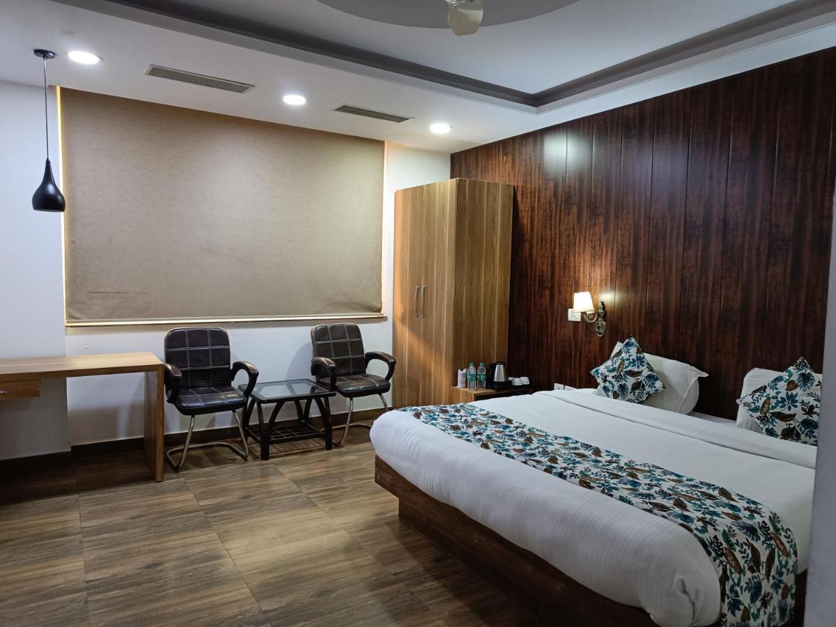 The Dwelling Paradise Hotel Greater Noida Exterior photo