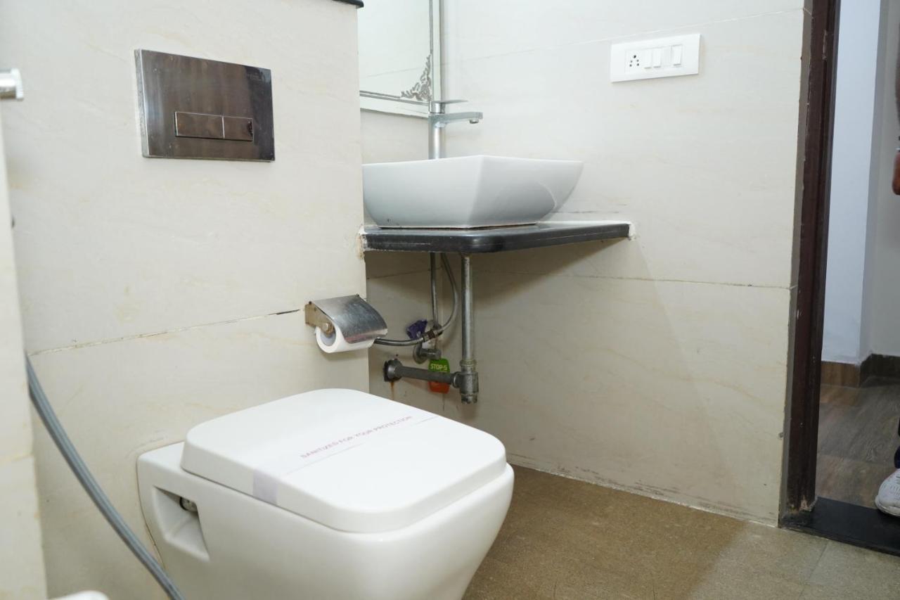 The Dwelling Paradise Hotel Greater Noida Exterior photo