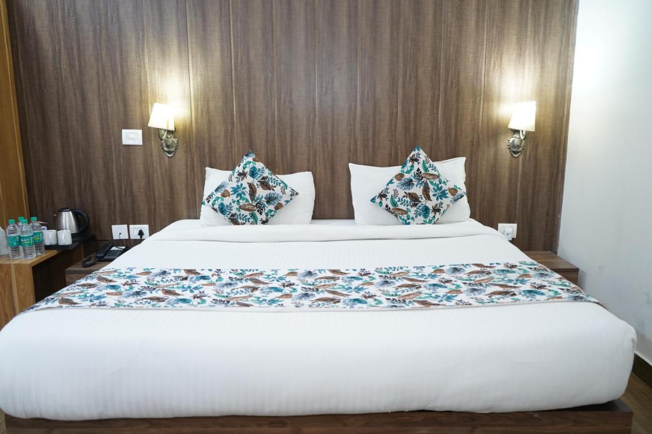 The Dwelling Paradise Hotel Greater Noida Exterior photo